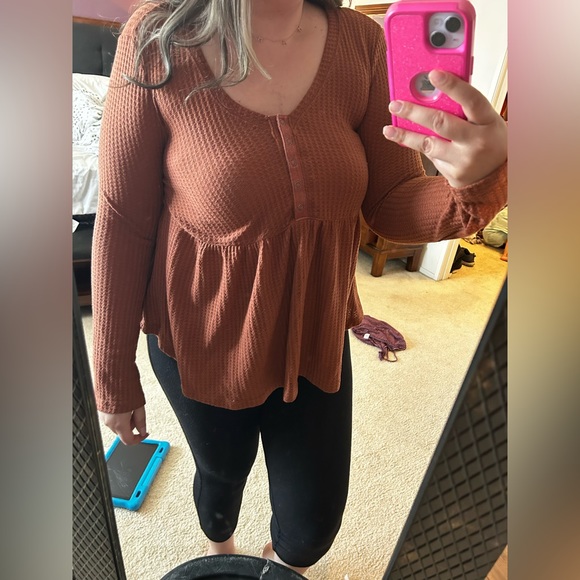 Peplum Top ♥️ - Picture 2 of 4